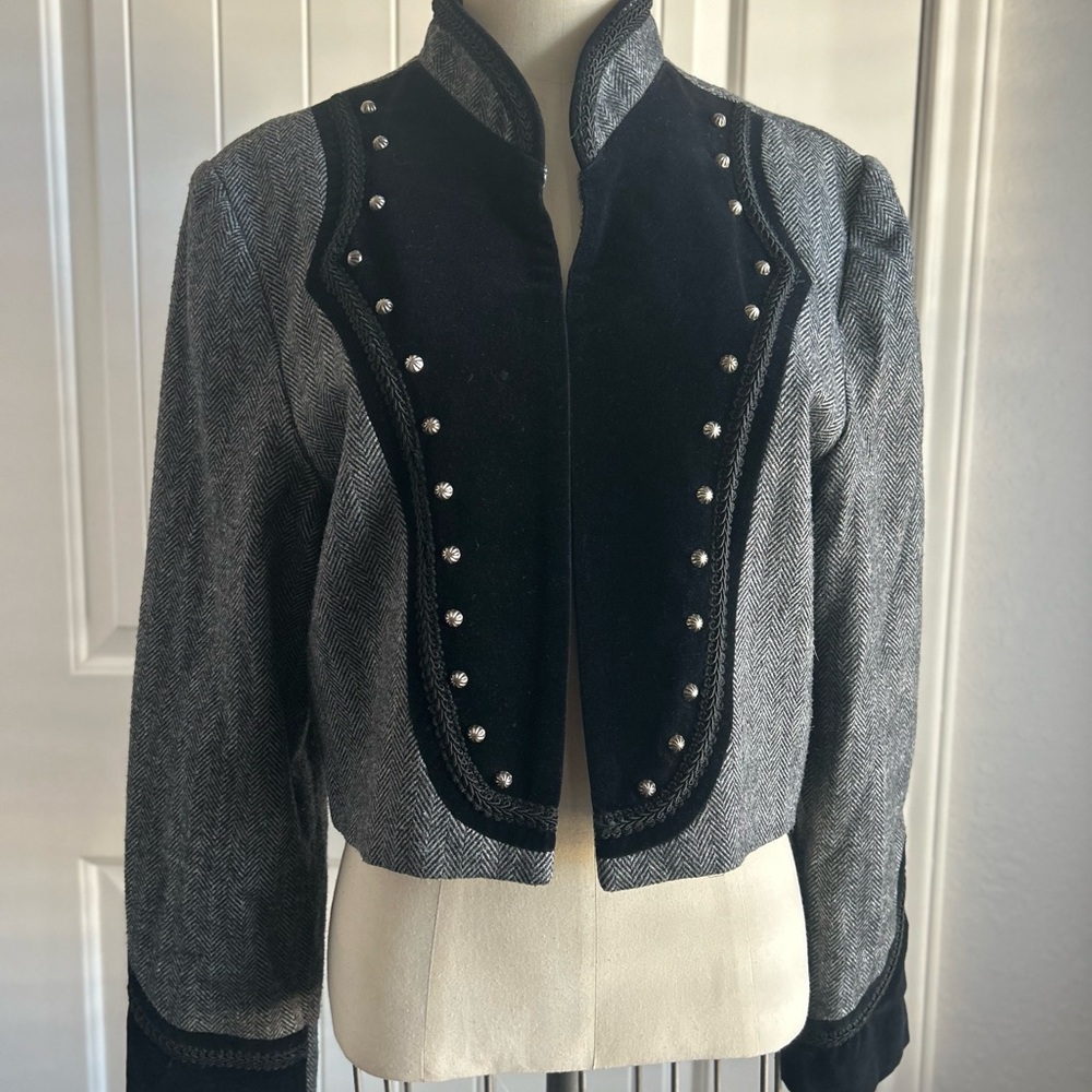 Chic Black and Gray Women's Blazer